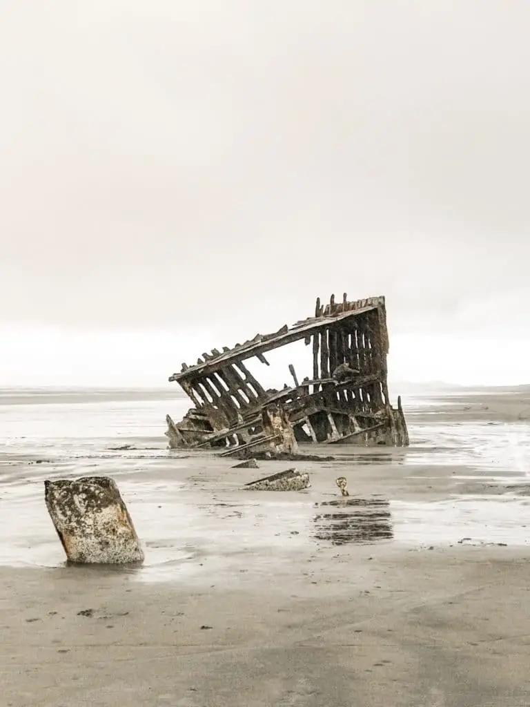 Peter Iredale shipwreck on the coast