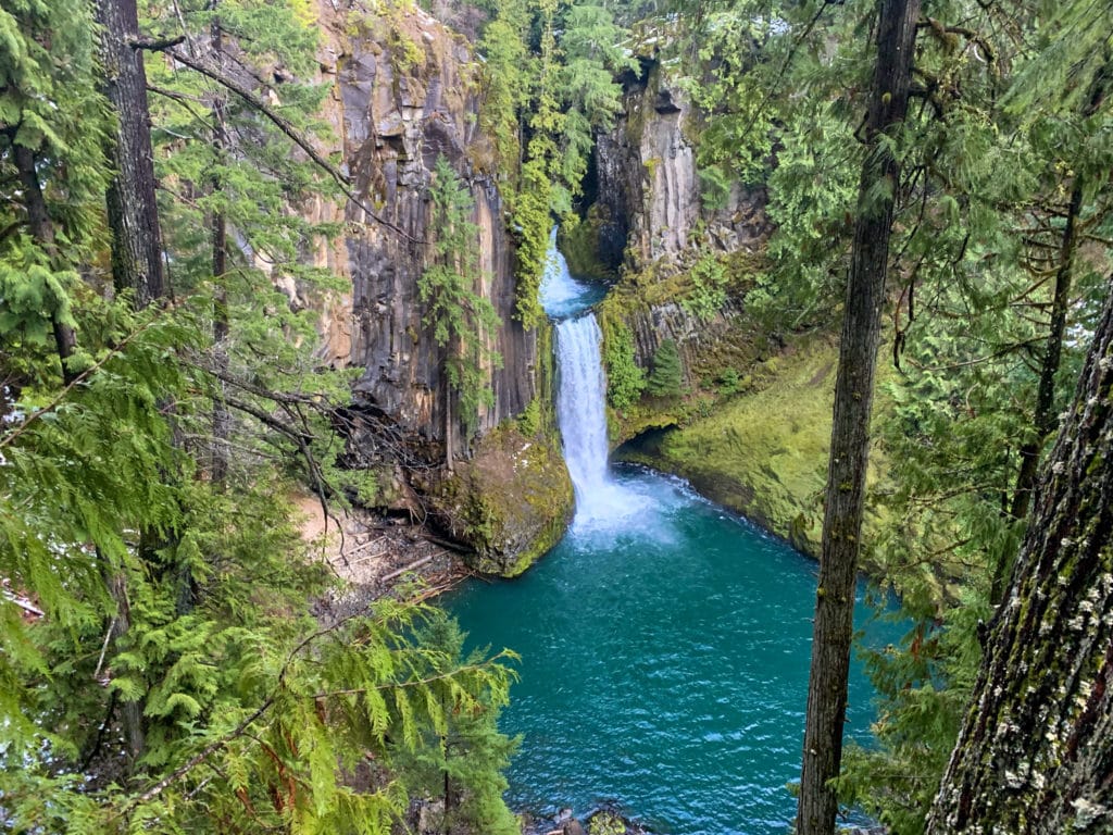 tokatee falls cascading down the rocks with bright blue water