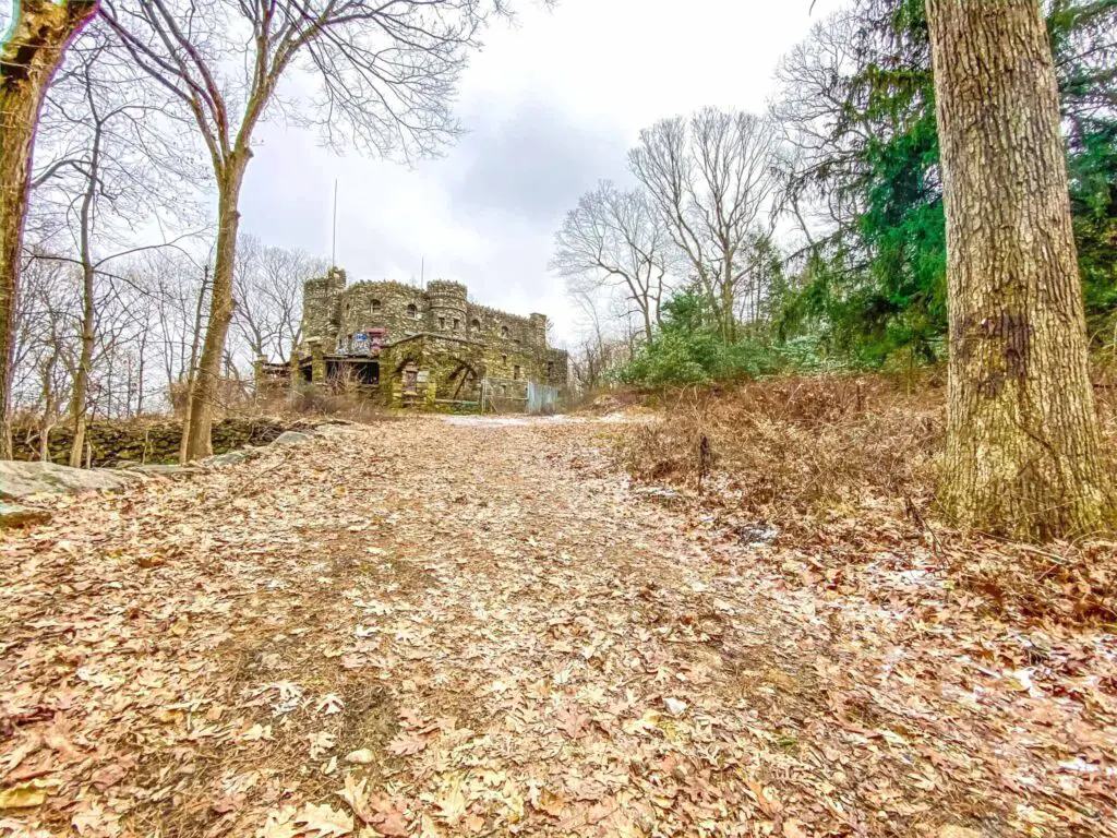 Hearthstone castle walking up hill opt