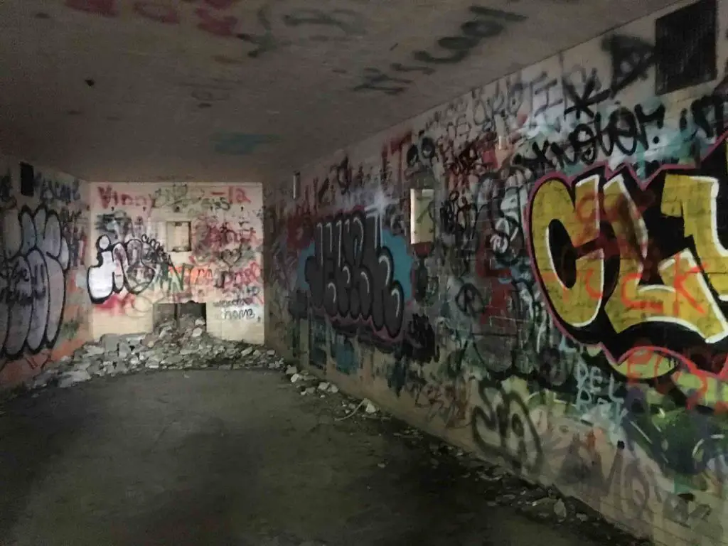 Fort Wetherill tunnels Interior