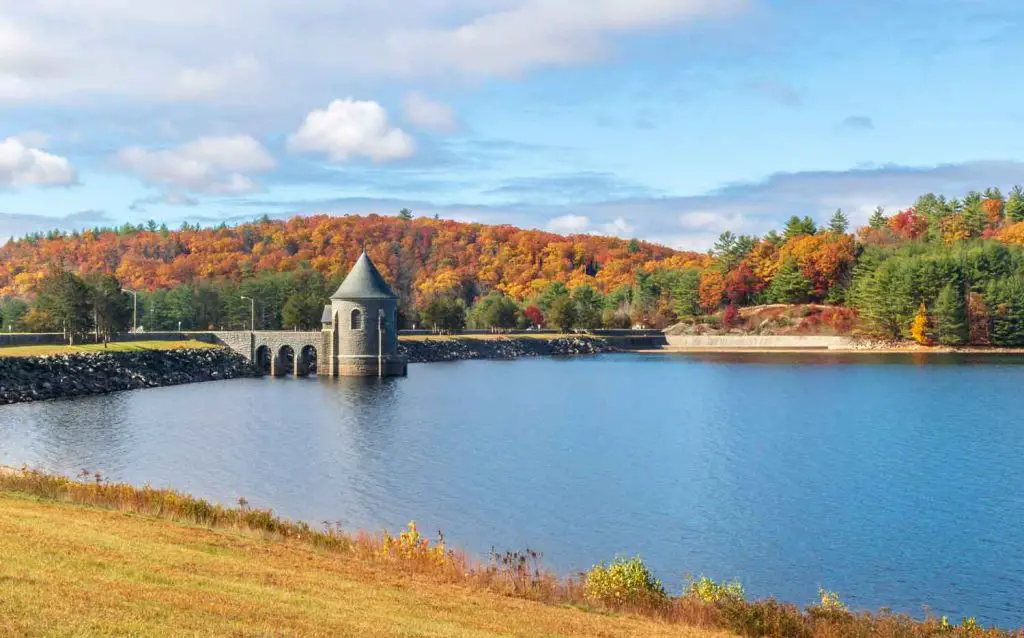 Barkhamsted Reservoir on a Connecticut fall drive