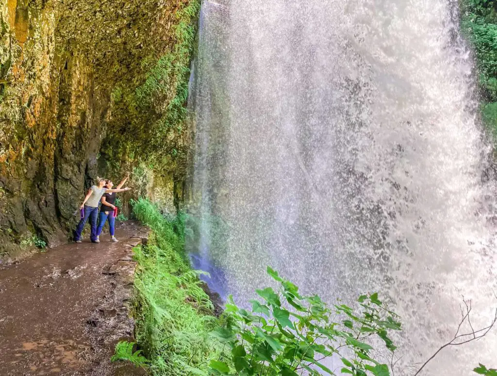 trail of 10 waterfalls, an amazing oregon travel site.