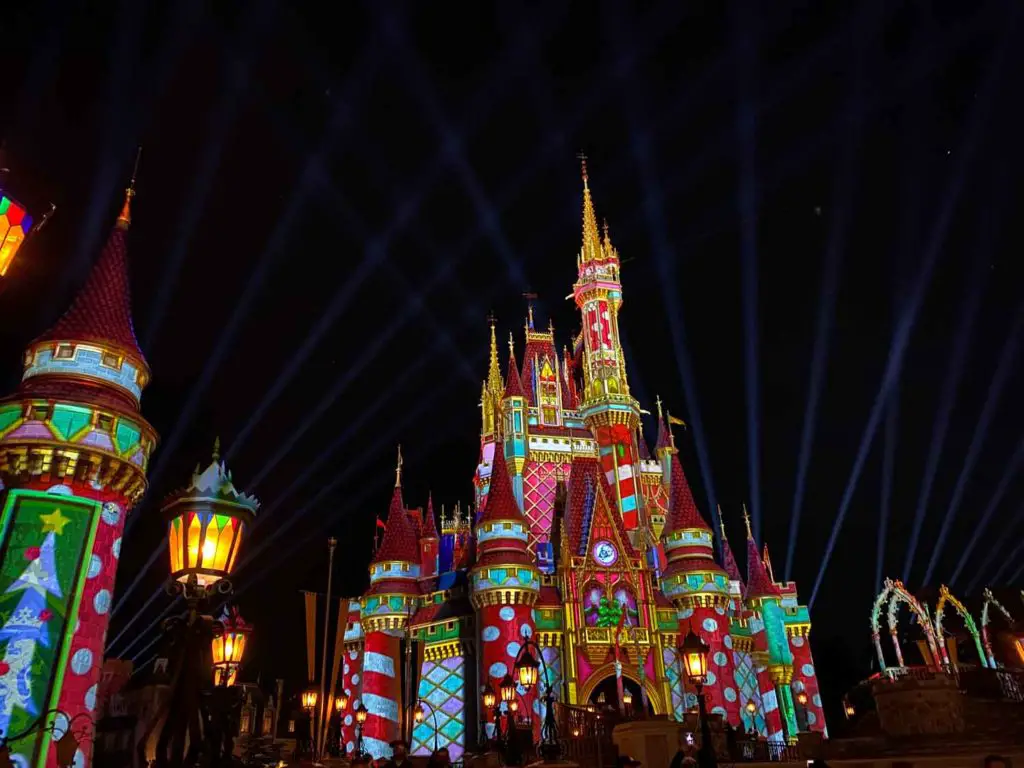 Cinderella's Castle is bigger in the debate of Disney World vs Disneyland