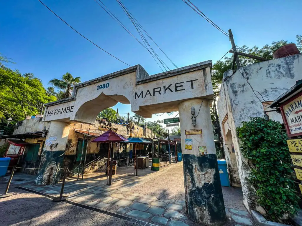 animal kingdom restaurant harambe