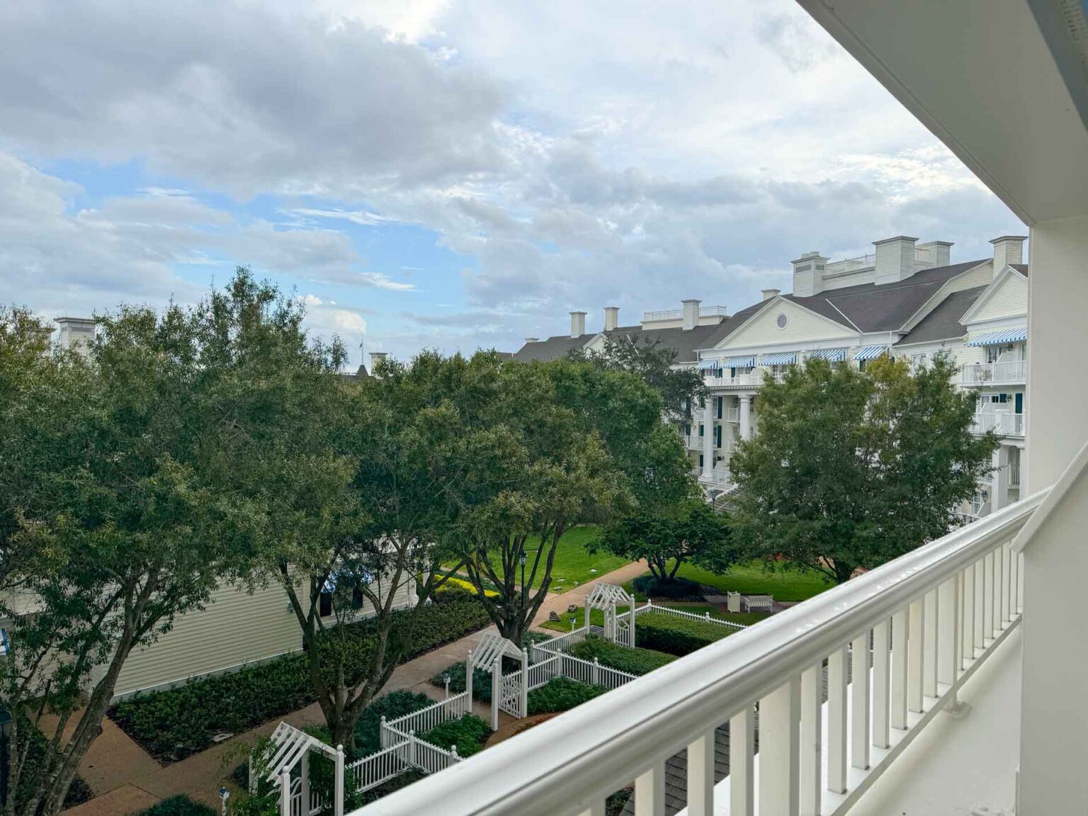 Welcome to Your New Favorite Hotel: Disney Boardwalk Inn Review ...
