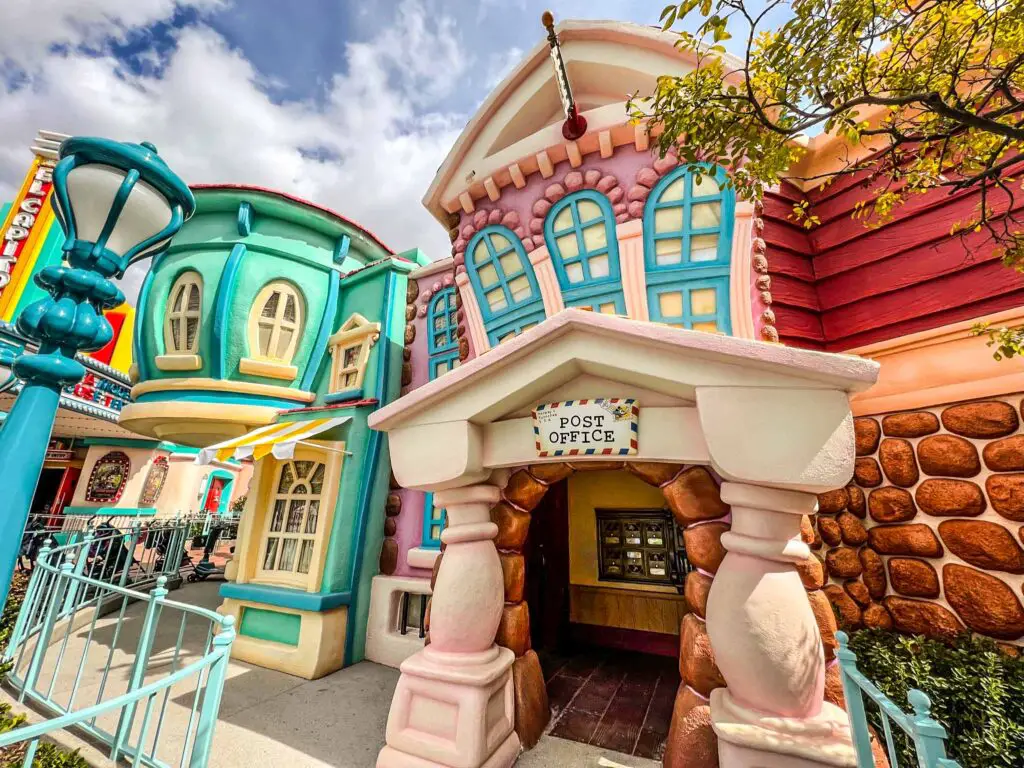 Post office at Disneyland's reimagined ToonTown, something you won't find at Disney World when comparing Disney parks.