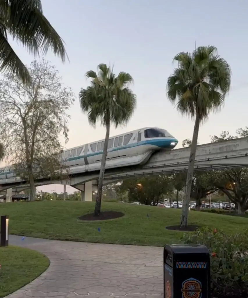 The monorail is another Thing to do at Disney World besides the parks