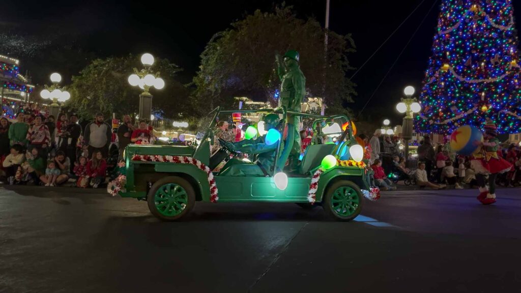 magic kingdom night christmas parade