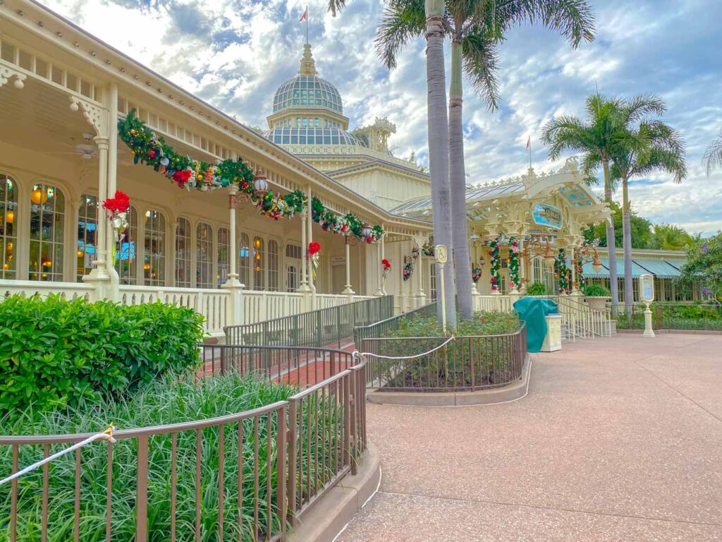 magic kingdom best restaurant crystal palace