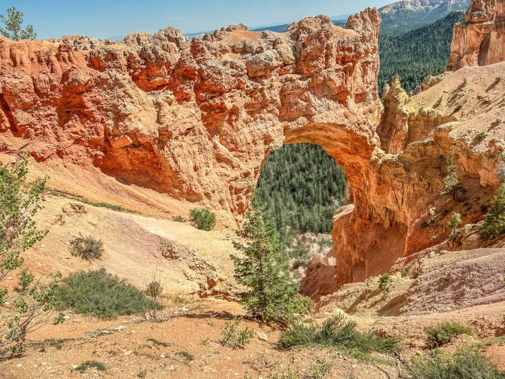 Natural Arch formation on the Southern Scenic Drive Bryce Canyon one day itienrary
