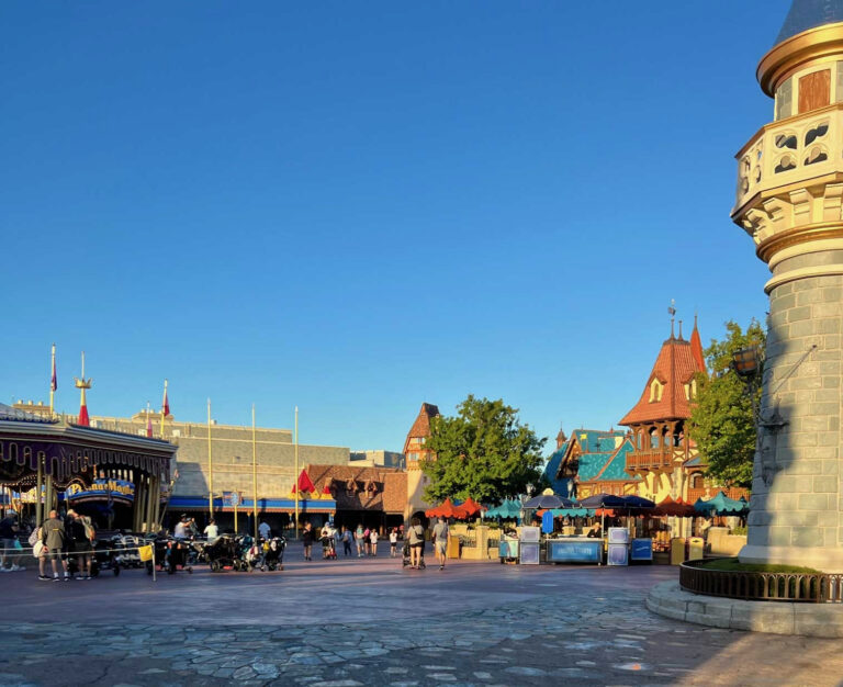 rope drop magic kingdom fantasy land crowd