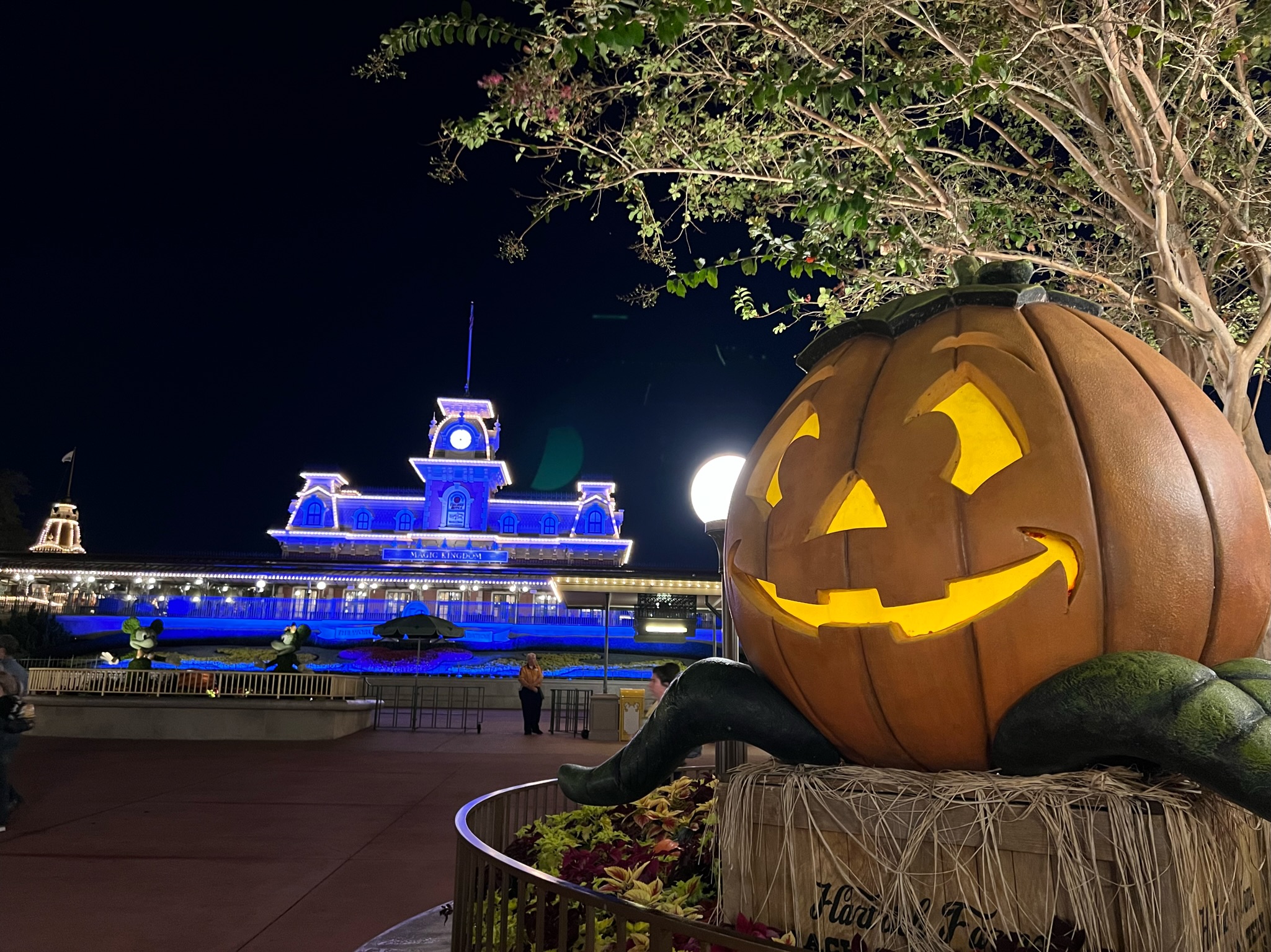 Disney World Halloween 2023 entrance to MK